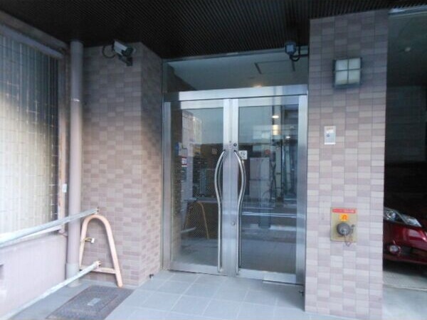 エントランス　名古屋で一番初期費用の安い賃貸専門の不動産会社です(^^)