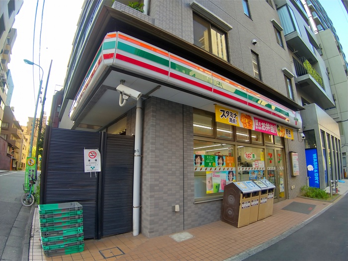 コンビニ　セブンイレブン（コンビニ）まで70m