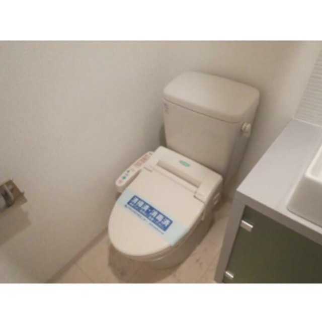 トイレ　※同仕様写真含む