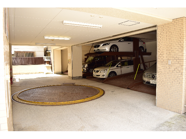 駐車場　駐車場