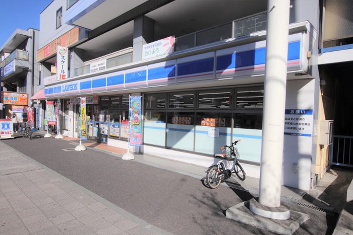 コンビニ　ローソン中田駅前店（コンビニ）まで220m
