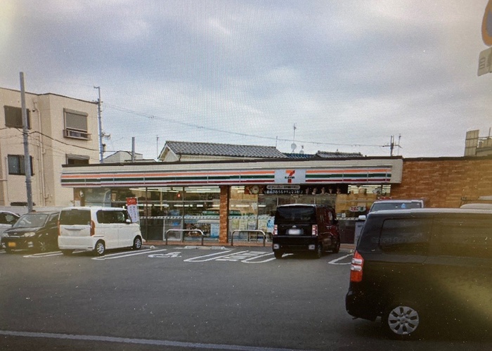 コンビニ　セブンイレブン（コンビニ）まで350m
