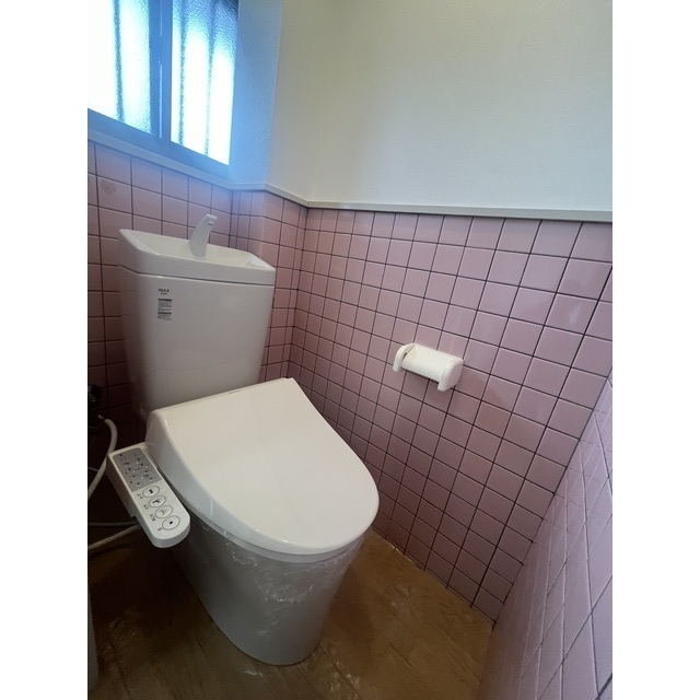 トイレ　温水洗浄便座付き☆