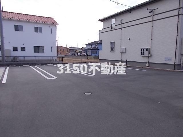 駐車場　駐車場に車を止められます