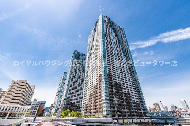建物外観　湾岸を代表するツインタワーです。