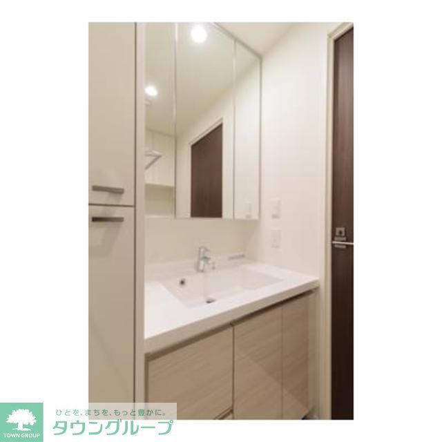 洗面設備　※写真は同タイプ住戸です。