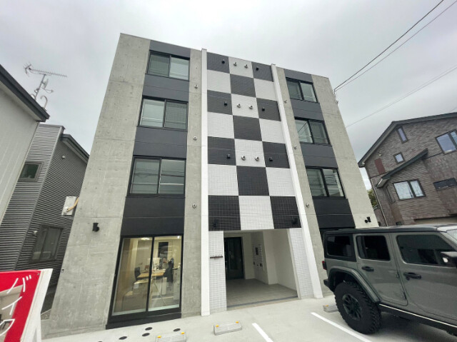建物外観　札幌市西区発寒３条「Ｌｉｖｉｎｇｗｉｔｈｍｏｔｏ」