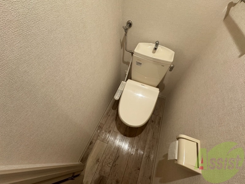 トイレ　シャワートイレになっているので快適です！