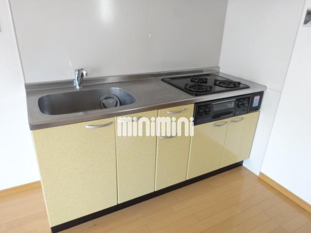 キッチン　３つ口コンロは使い勝手がいいね