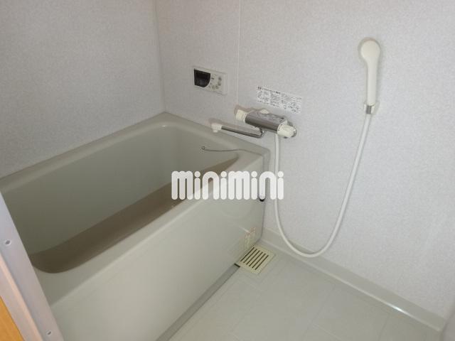 バス・シャワールーム　ゆったり入れるお風呂です