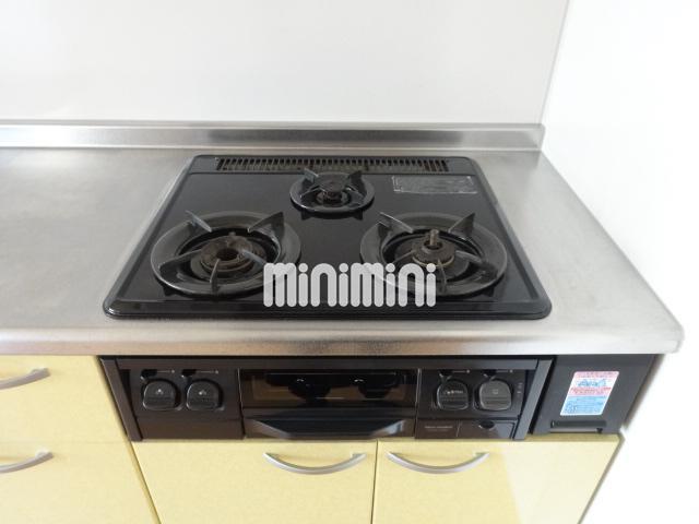 キッチン　３つ口コンロ
