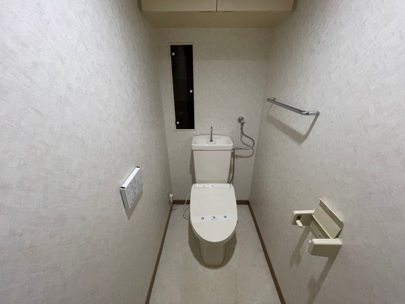 トイレ　トイレです。ウォシュレット付を探している方、おすすめです。