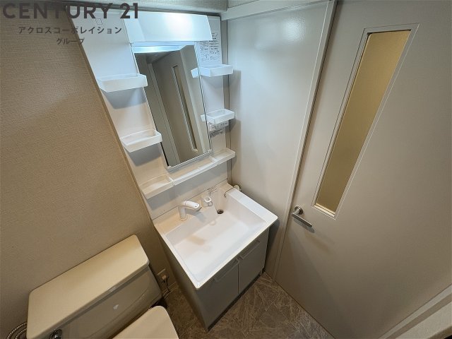 洗面設備　独立洗面台になってます！