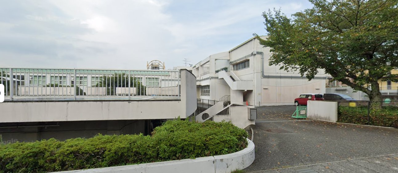 小学校　静岡市立東源台小学校（小学校）まで596m