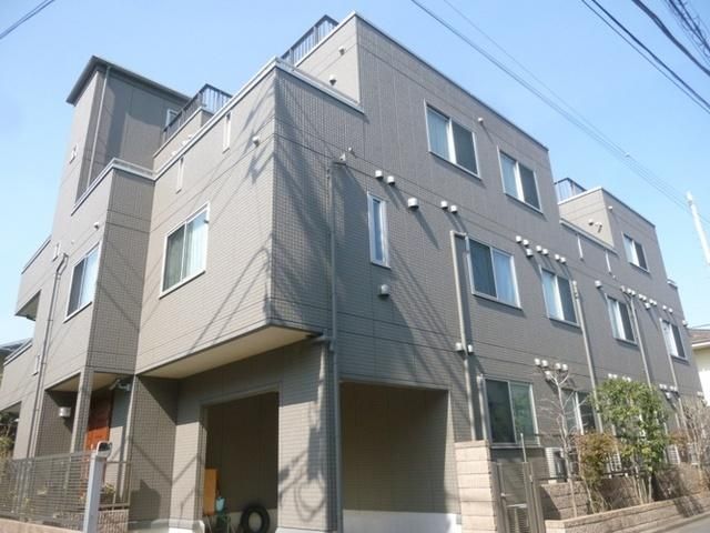建物外観　★築浅ならではのキレイな外観★