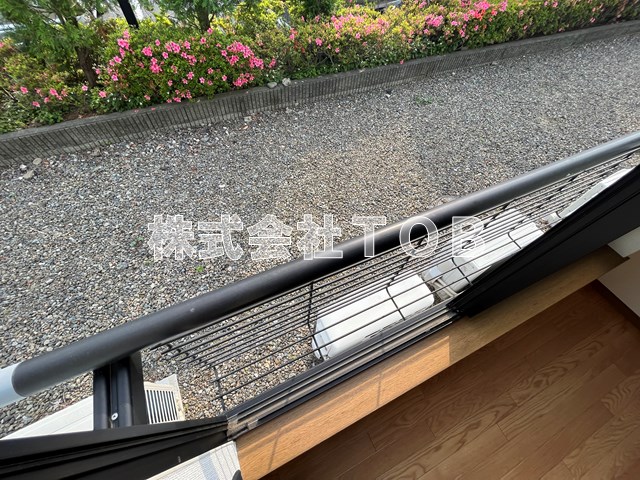 バルコニー　フラワーボックス