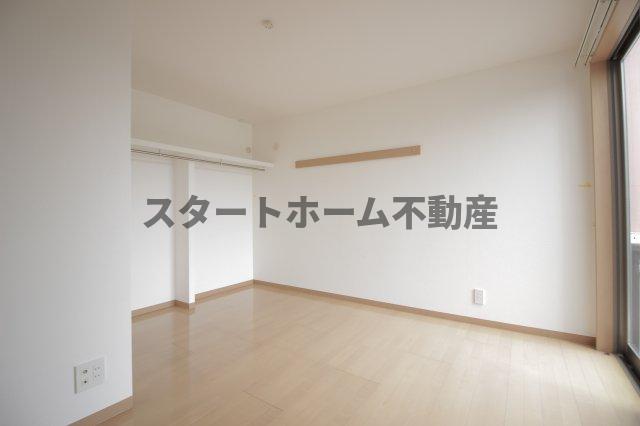 居室・リビング　スタンダードな洋室です