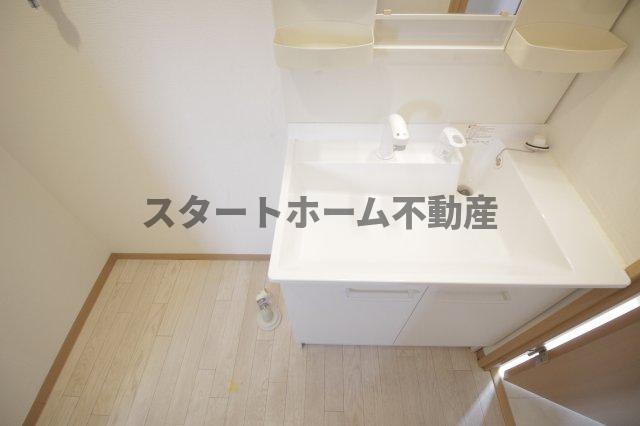 洗面設備　スペースが確保できる洗面所です