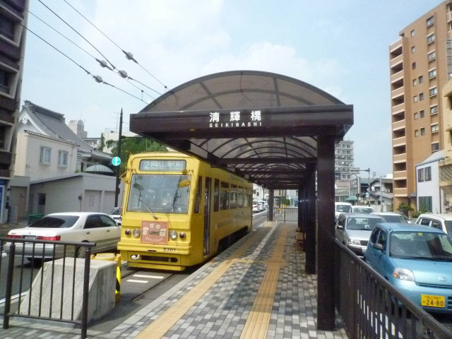病院　岡山大学病院（病院）まで392m
