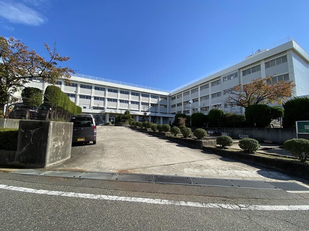小学校　東青山小学校（小学校）まで1500m