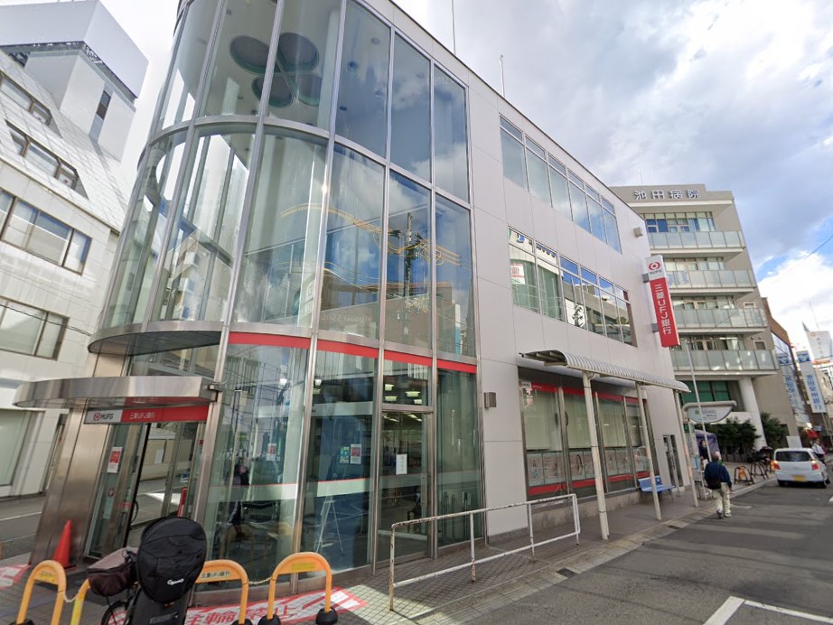 銀行　三菱ＵＦＪ銀行塚口支店（銀行）まで967m