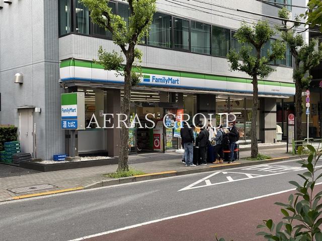 コンビニ　ファミリーマート 日本橋小学校前店（コンビニ）まで98m