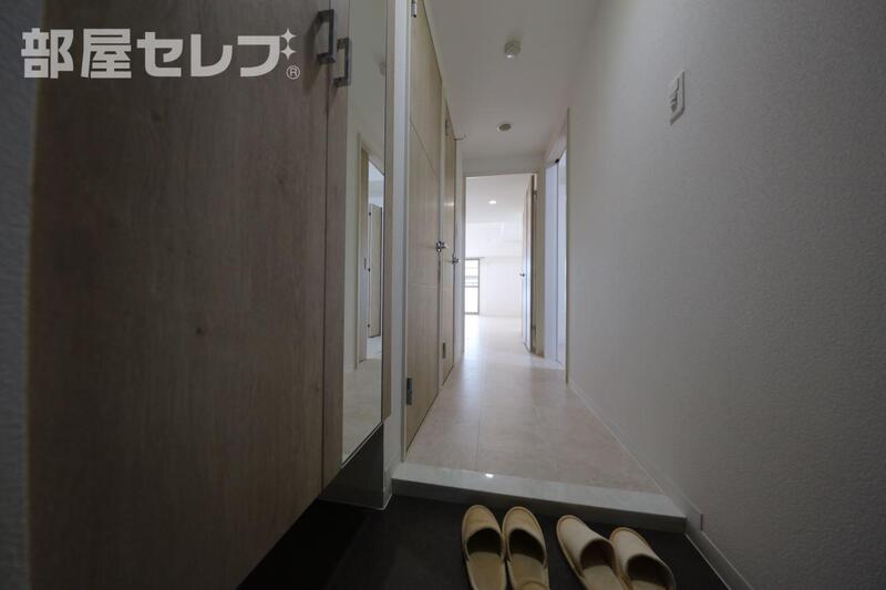 玄関　２０１号室写真