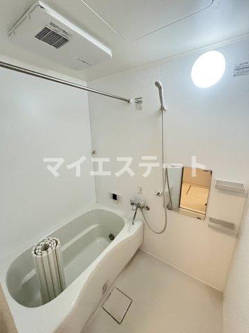 バス・シャワールーム　同型・現況優先（写真は105）