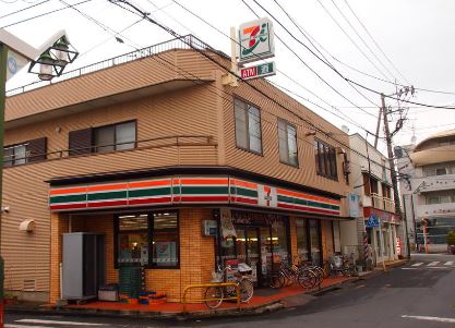 コンビニ　セブンイレブン 藤沢本鵠沼2丁目店（コンビニ）まで395m