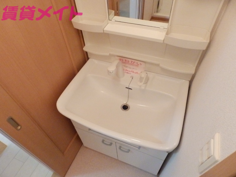 洗面設備　反転タイプ参考写真