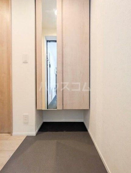 エルファーロ用賀IIの玄関写真