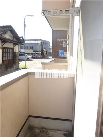 バルコニー　日当たりのよいベランダです。