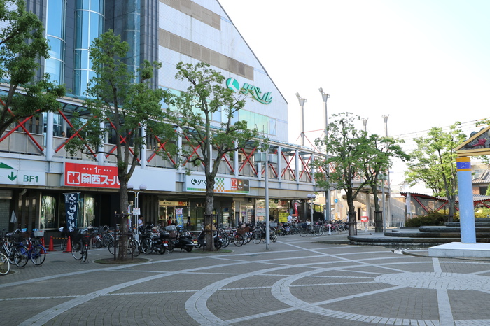 スーパー　関西スーパー出屋敷店（スーパー）まで745m