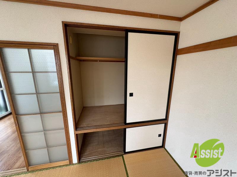 収納　寝室の収納です。部屋がすっきり片付きます。