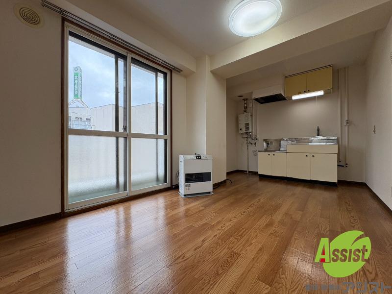 居室・リビング　広くてキレイなお部屋が広がっていて、充実した生活が送れそう。