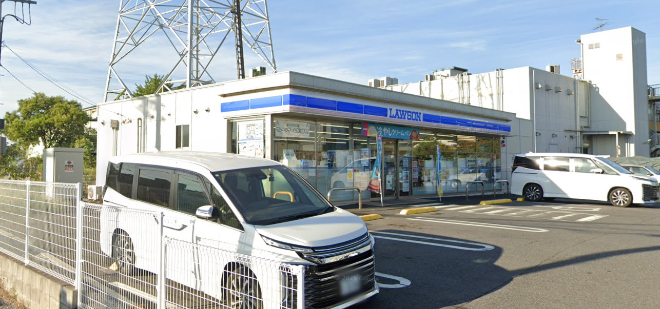 コンビニ　ローソン八潮鶴ケ曽根北店（コンビニ）まで649m
