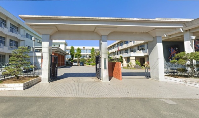 中学校　磐田市立竜洋中学校（中学校）まで300m