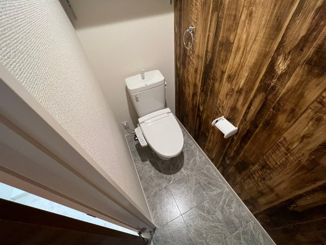 トイレ　綺麗なトイレにはウォシュレット標準装備です。