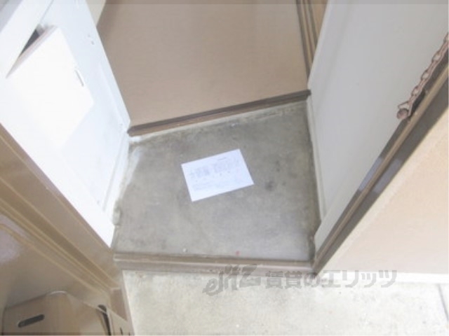 ヴィラナリー石山寺2の玄関写真