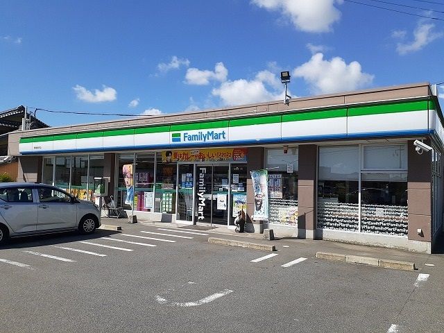 コンビニ　ファミリーマート　碧南鶴見町店（コンビニ）まで260m