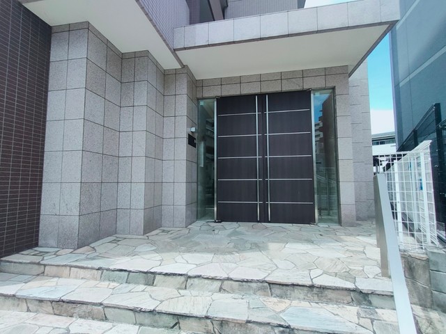 エントランス　建物の内部です