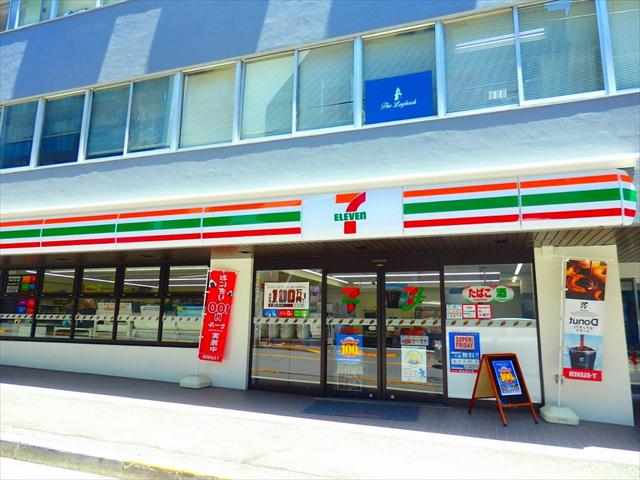 コンビニ　セブンイレブン（コンビニ）まで82m