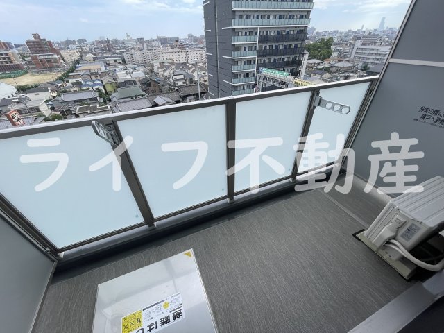 バルコニー　バルコニーからの眺めを楽しみながら食事をしませんか