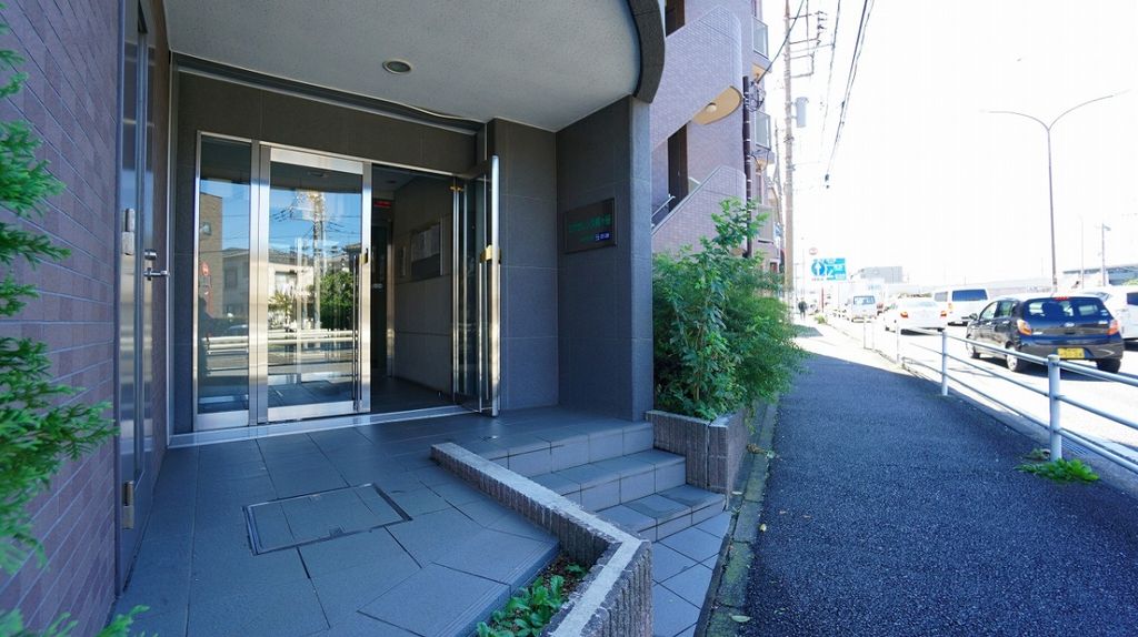 エントランス　駐車場