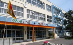 小学校　札幌市立八軒小学校（小学校）まで78m