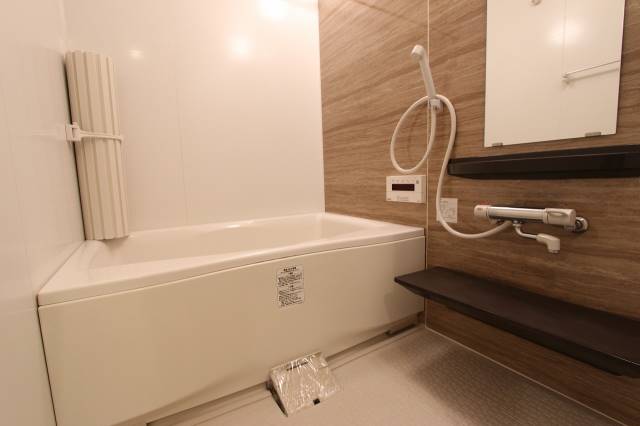 バス・シャワールーム　ゆったりバスルーム