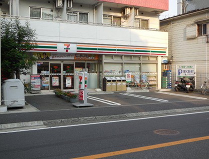 コンビニ　セブンイレブン 横浜大口駅前店（コンビニ）まで421m