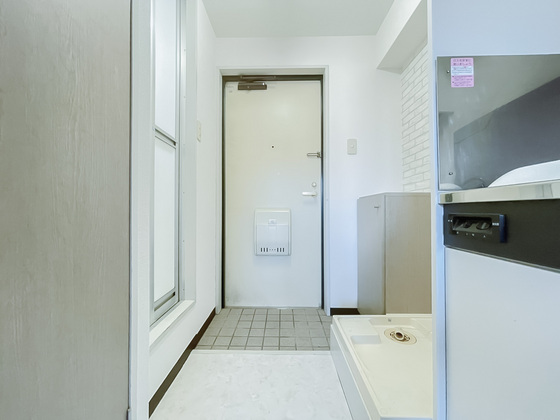 玄関　※別部屋の写真です