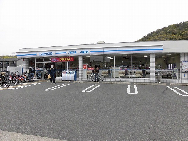 コンビニ　ローソン 松ヶ崎駅前店（コンビニ）まで133m