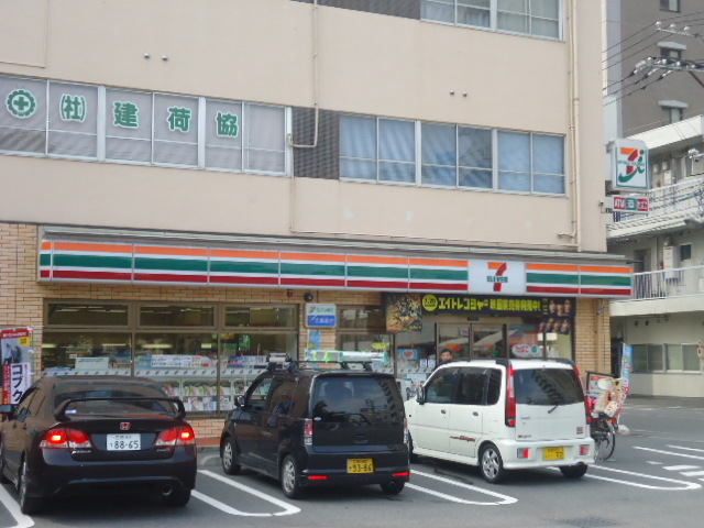 コンビニ　セブンイレブン広島横川新橋西店（コンビニ）まで46m